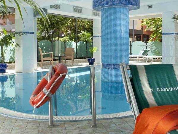 Hotel Cattolica Con Piscina Riscaldata Coperta Idromassaggio