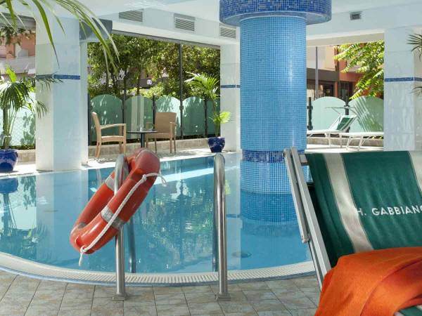 Hotel Cattolica Con Piscina Riscaldata Coperta Idromassaggio