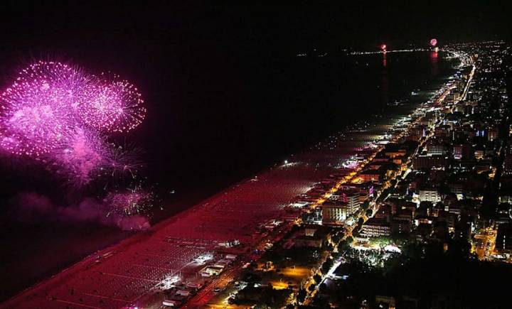Offerta Notte Rosa in Riviera Adriatica